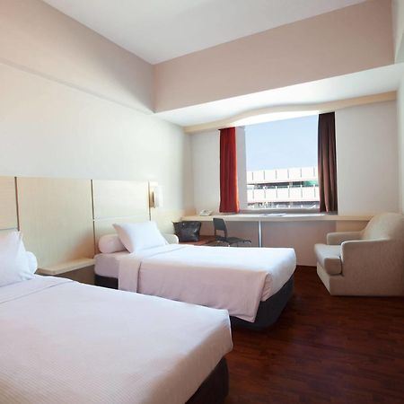 ホテル Ibis Mangga Dua ジャカルタ エクステリア 写真