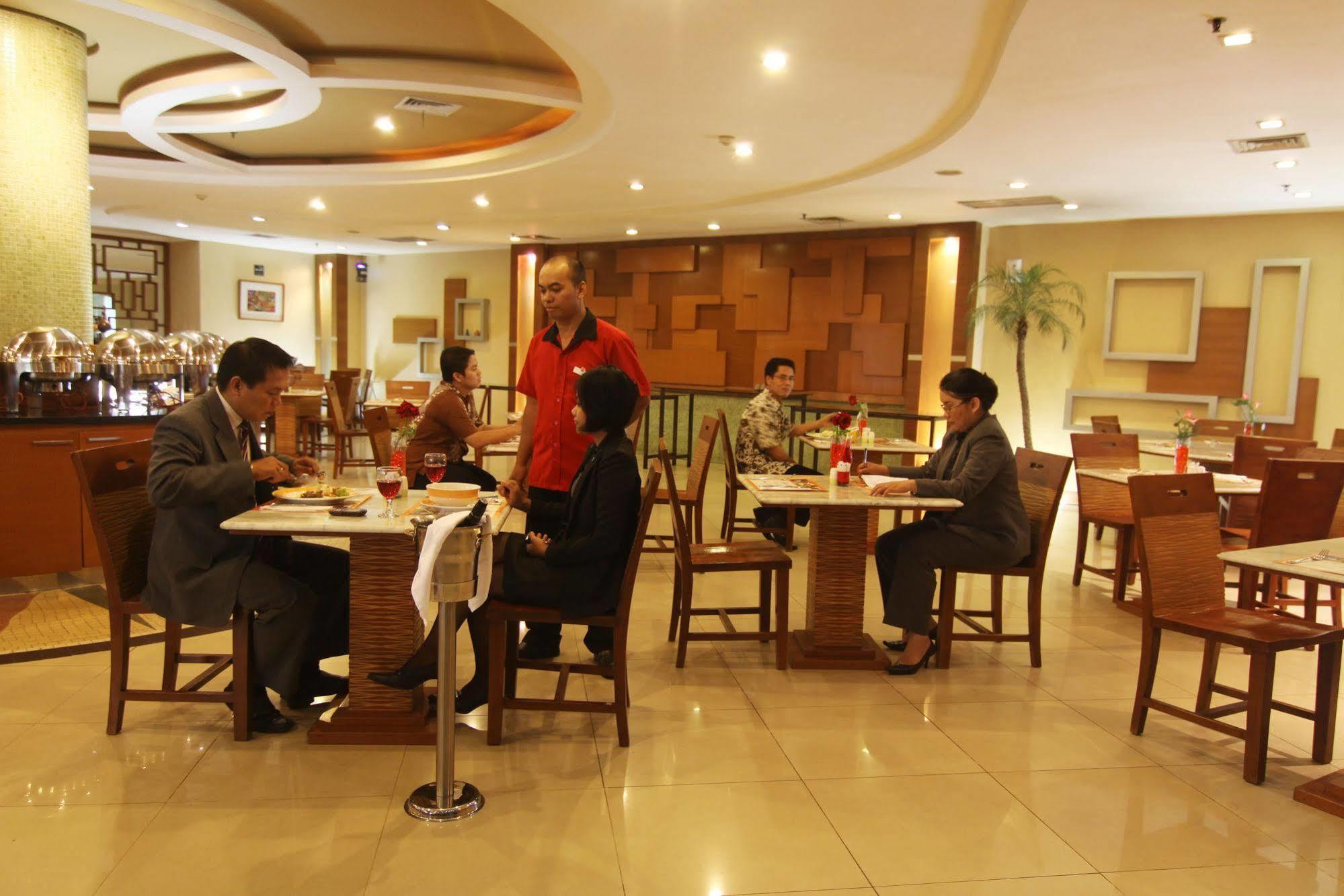 ホテル Ibis Mangga Dua ジャカルタ エクステリア 写真